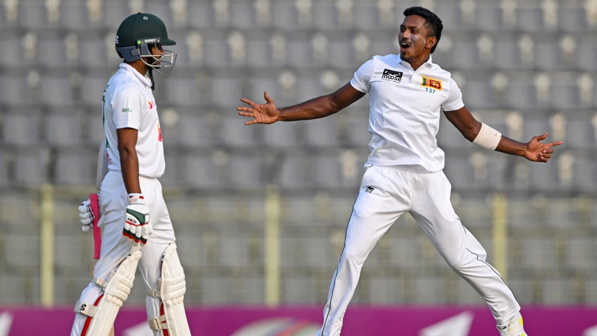 সিলেট টেস্ট: চায়ের দেশে চাপে টাইগাররা