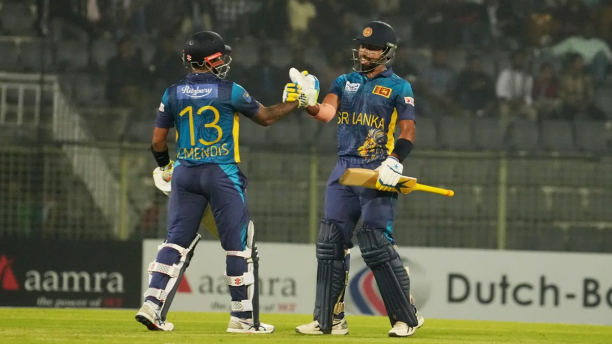 সামারাবিক্রমা-কুশলের জোড়া ফিফটিতে রান পাহাড়ে শ্রীলঙ্কা