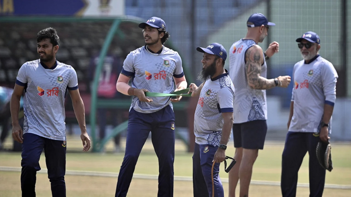 টস হেরে ফিল্ডিংয়ে বাংলাদেশ