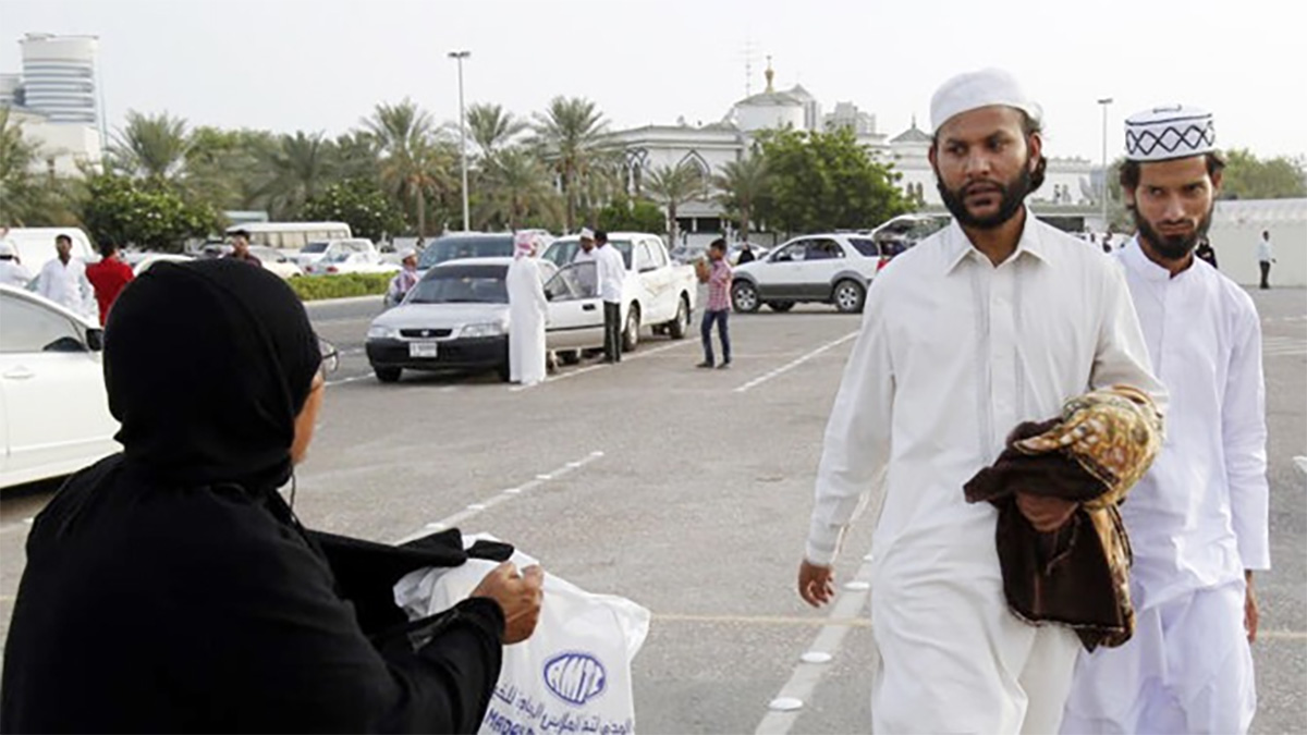 রোজায় ভিক্ষাবৃত্তি বন্ধ করতে প্রচারণা শারজাহ পুলিশের
