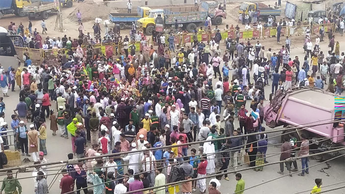 গাবতলীতে পিকআপের ধাক্কায় পরিচ্ছন্নতাকর্মী নিহত