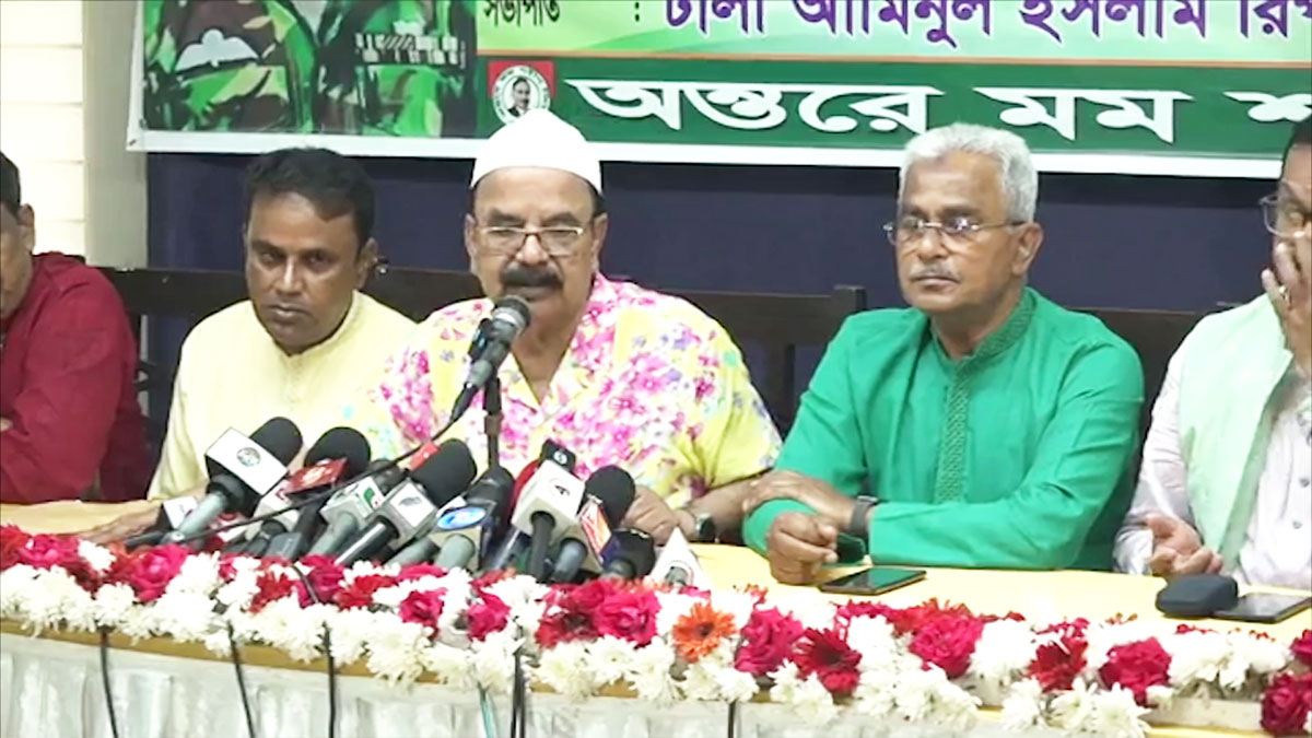 নিজ স্বার্থে দেশের ইতিহাস বিকৃত করছে আওয়ামী লীগ: গয়েশ্বর