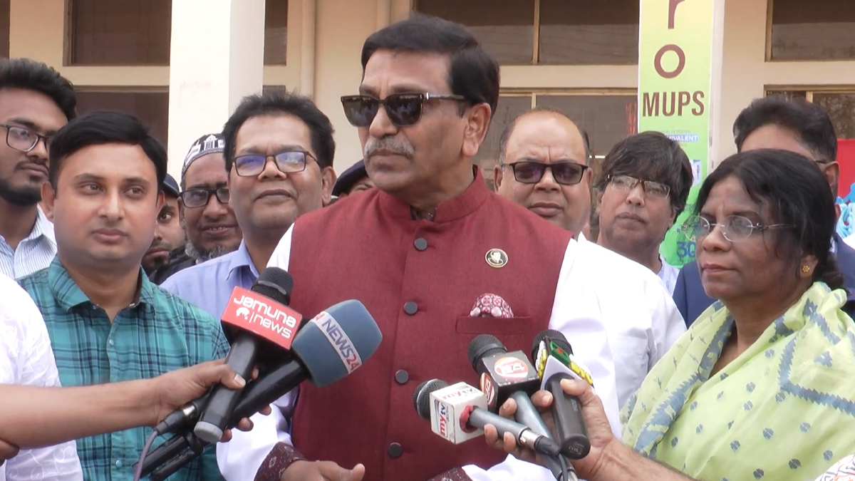 মিডিয়ায় অতি কথনে ব্যবসায়ীরা সুযোগ পায়, দাবি হানিফের