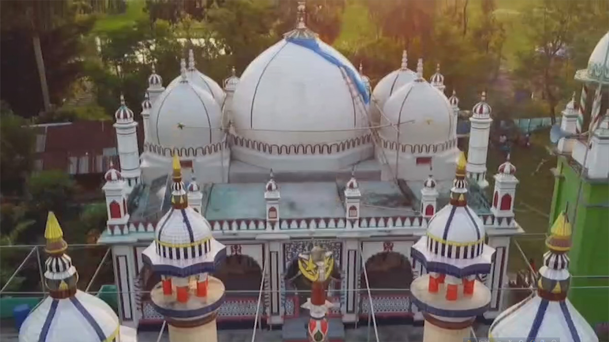 অনন্য কারুকাজে জয়পুরহাটের হিন্দা-কসবা মসজিদ