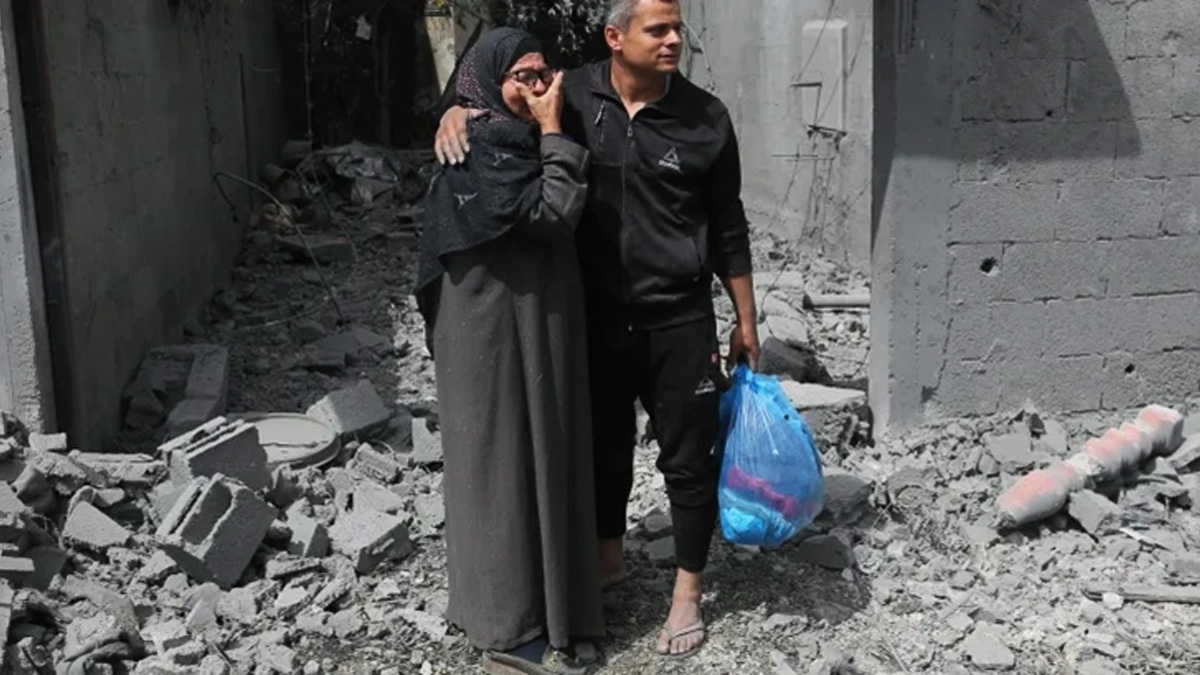 ইসরায়েলি হামলায় ত্রাণের অপেক্ষায় থাকা ১৭ ফিলিস্তিনি নিহত