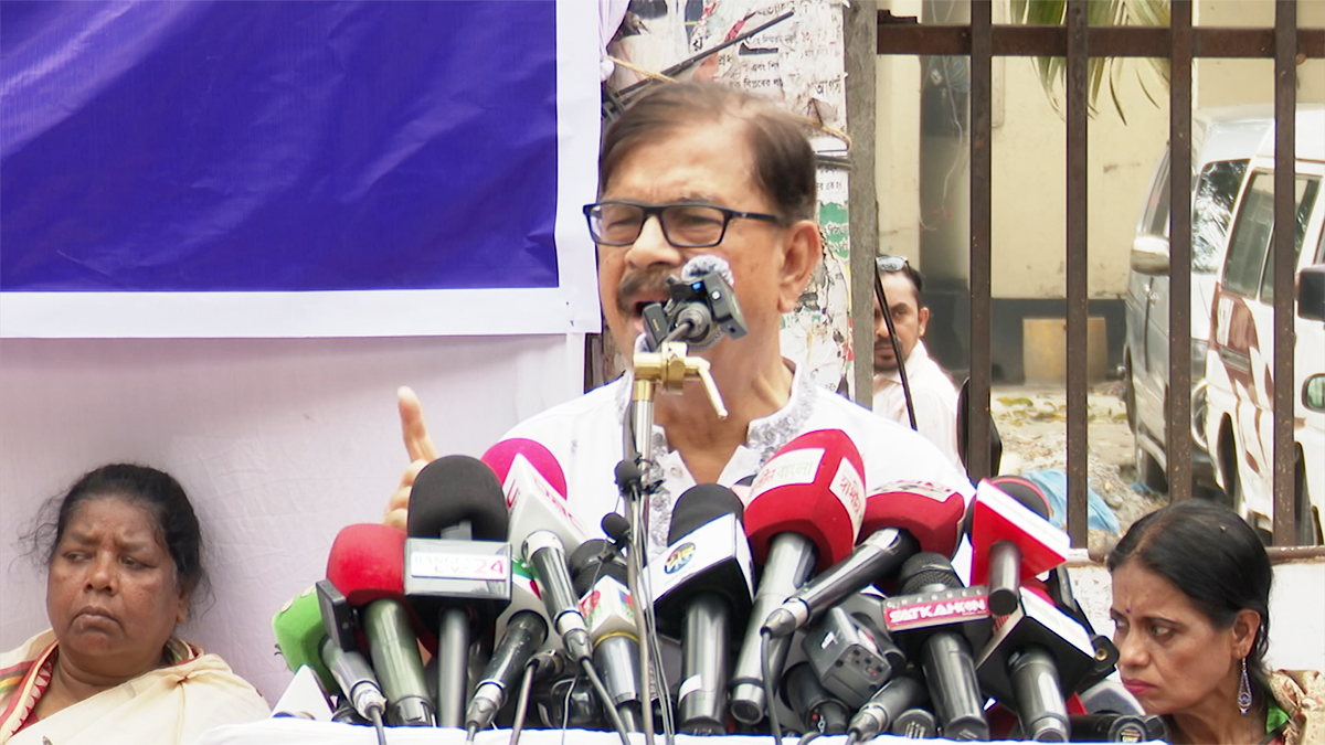 যারা অধিকার কেড়ে নিয়েছে, তাদের বিরুদ্ধে লড়াই চলবে: মান্না