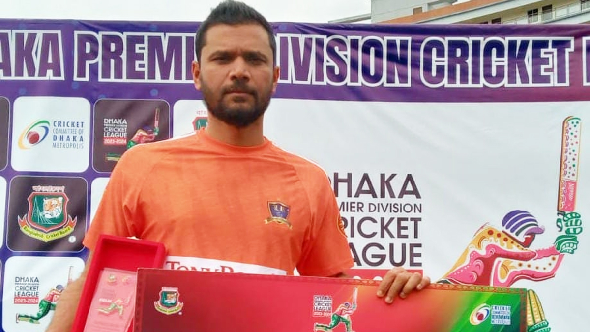 মাঠে ফিরেই মাশরাফির ৫ উইকেট, সহজ জয় রূপগঞ্জের