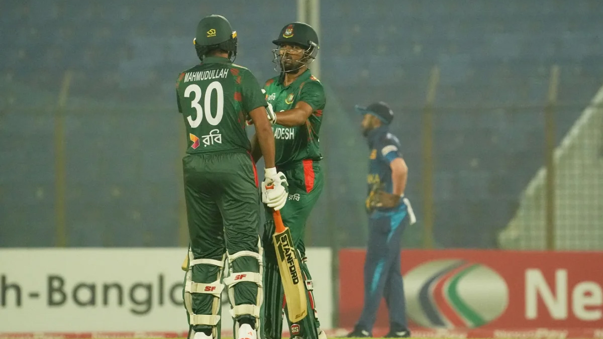 শান্ত-রিয়াদকে প্রশংসায় ভাসালেন মুশফিক