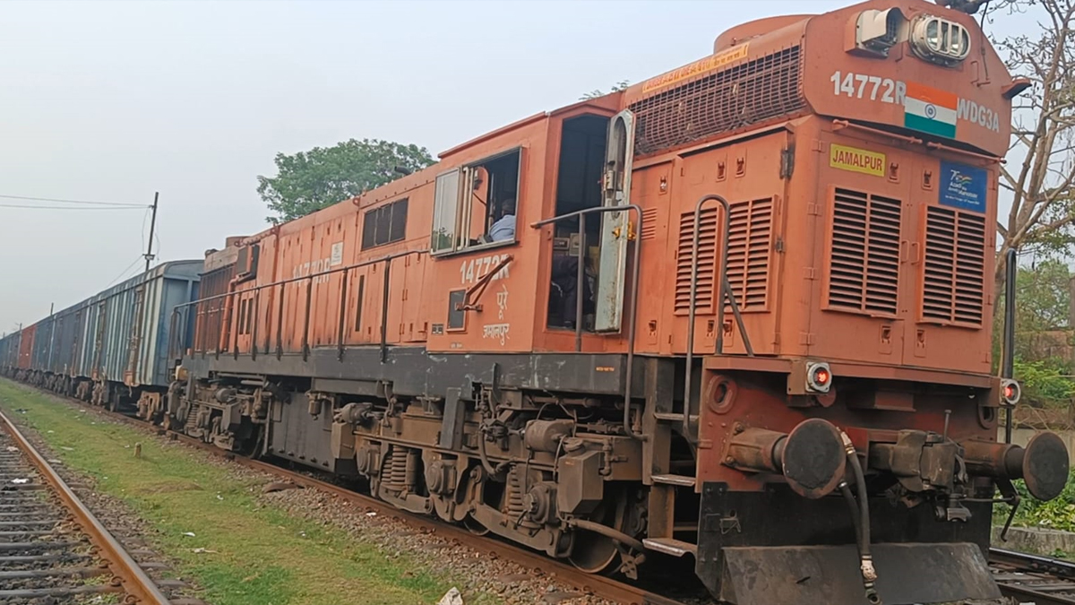 ভারত থেকে দেশে এলো সাড়ে ১৬শ’ টন পেঁয়াজ