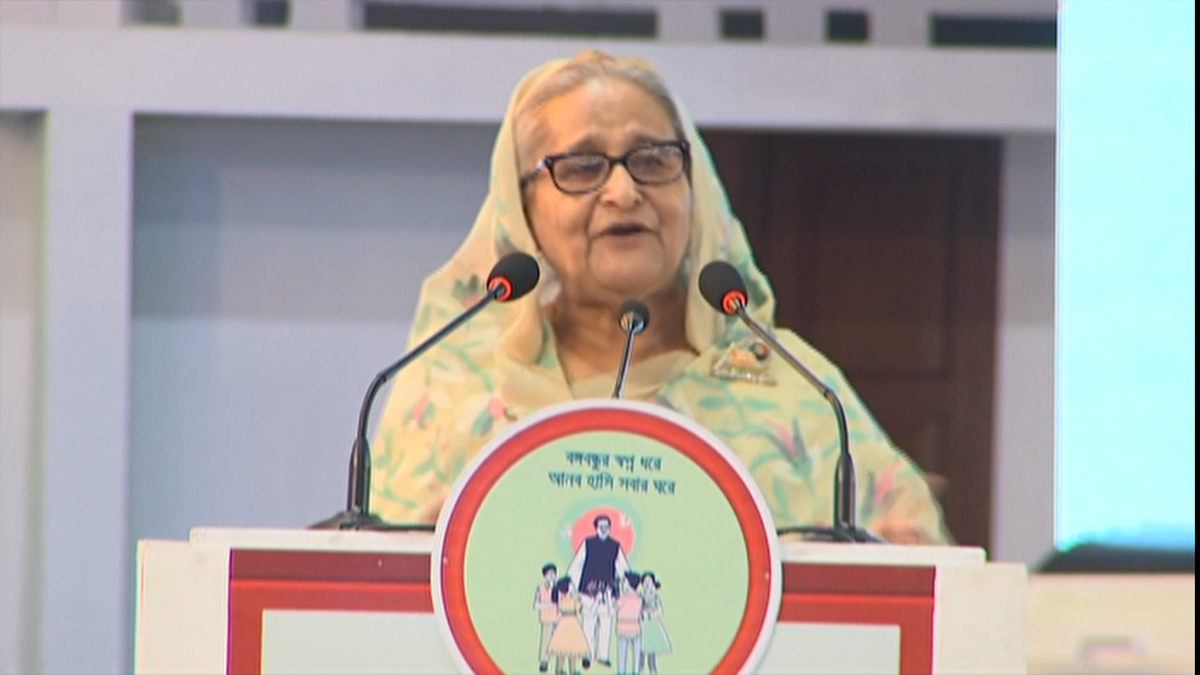 সামনের সারিতে ‘বয়োবৃদ্ধ শিশু’রা, যা বললেন প্রধানমন্ত্রী