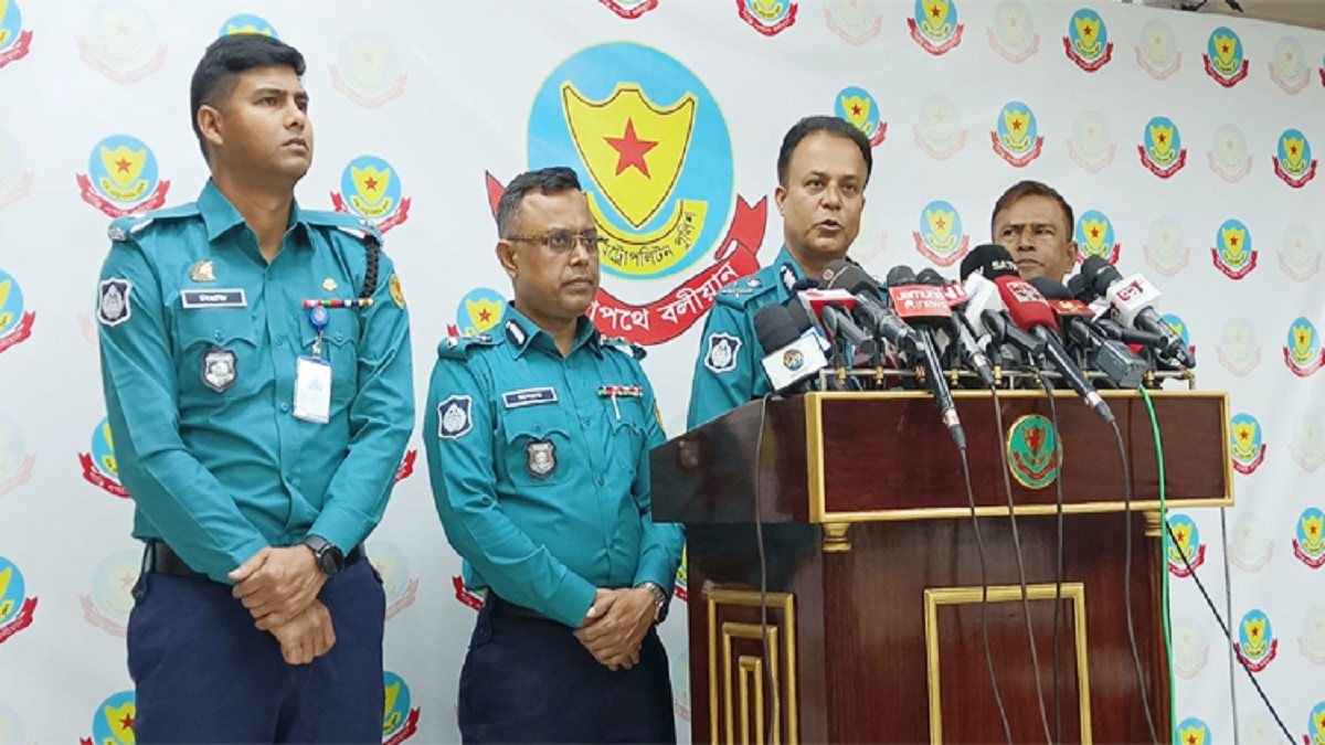 বেইলি রোডে আগুন: কাচ্চি ভাইয়ের কর্মকর্তা ও চুমুকের দুই মালিক গ্রেফতার