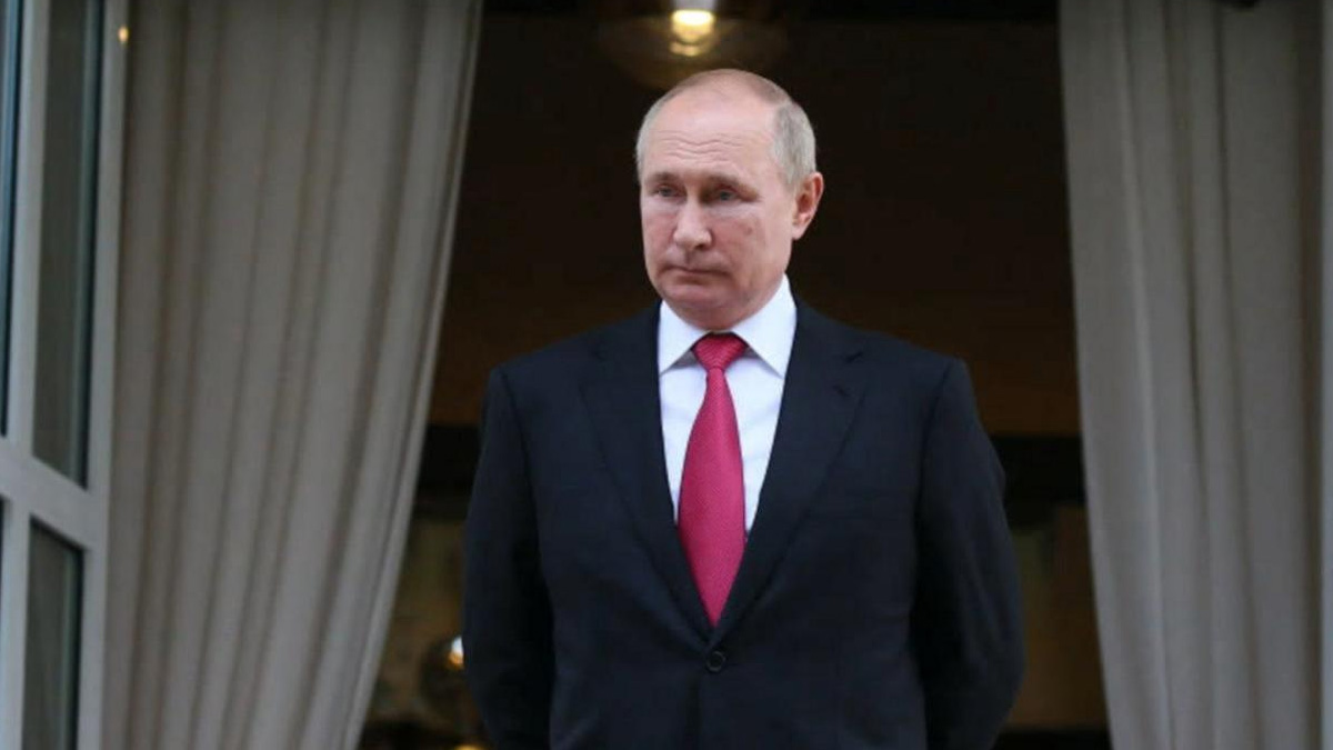 দুই যুগ ধরে রাশিয়ার ক্ষমতার কেন্দ্রবিন্দুতে ভ্লাদিমির পুতিন