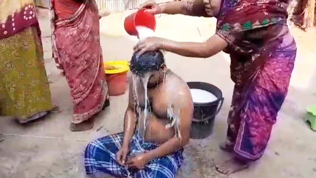 পরকীয়ায় জড়িয়ে ছেড়ে গেল স্ত্রী, দুধ দিয়ে গোসল করে নতুন বিয়ে করলো স্বামী