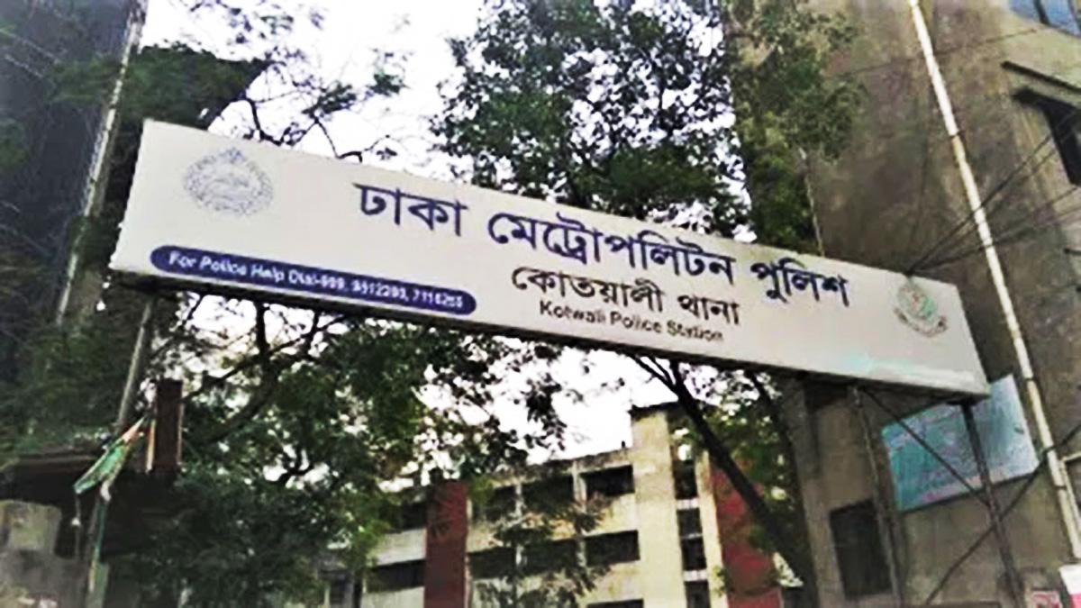 তাঁতী বাজারে ব্যবসায়ীর ৭০ লাখ টাকা ছিনতাই