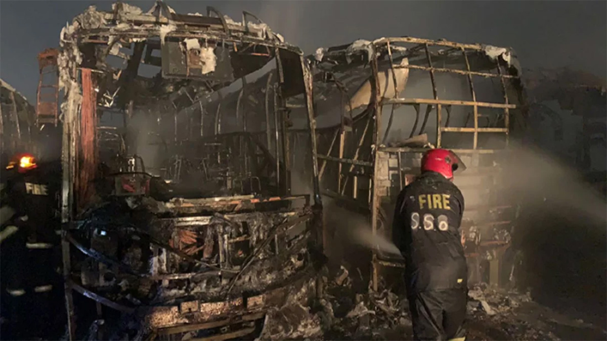 ডেমরায় বাসের আগুন নিয়ন্ত্রণে