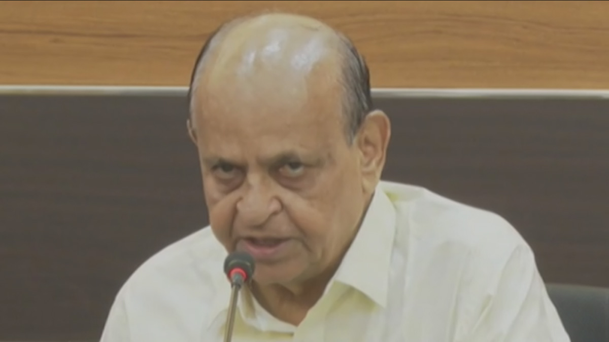 ডেঙ্গু প্রতিরোধে সবাইকে সচেতন হওয়ার আহ্বান স্বাস্থ্যমন্ত্রীর