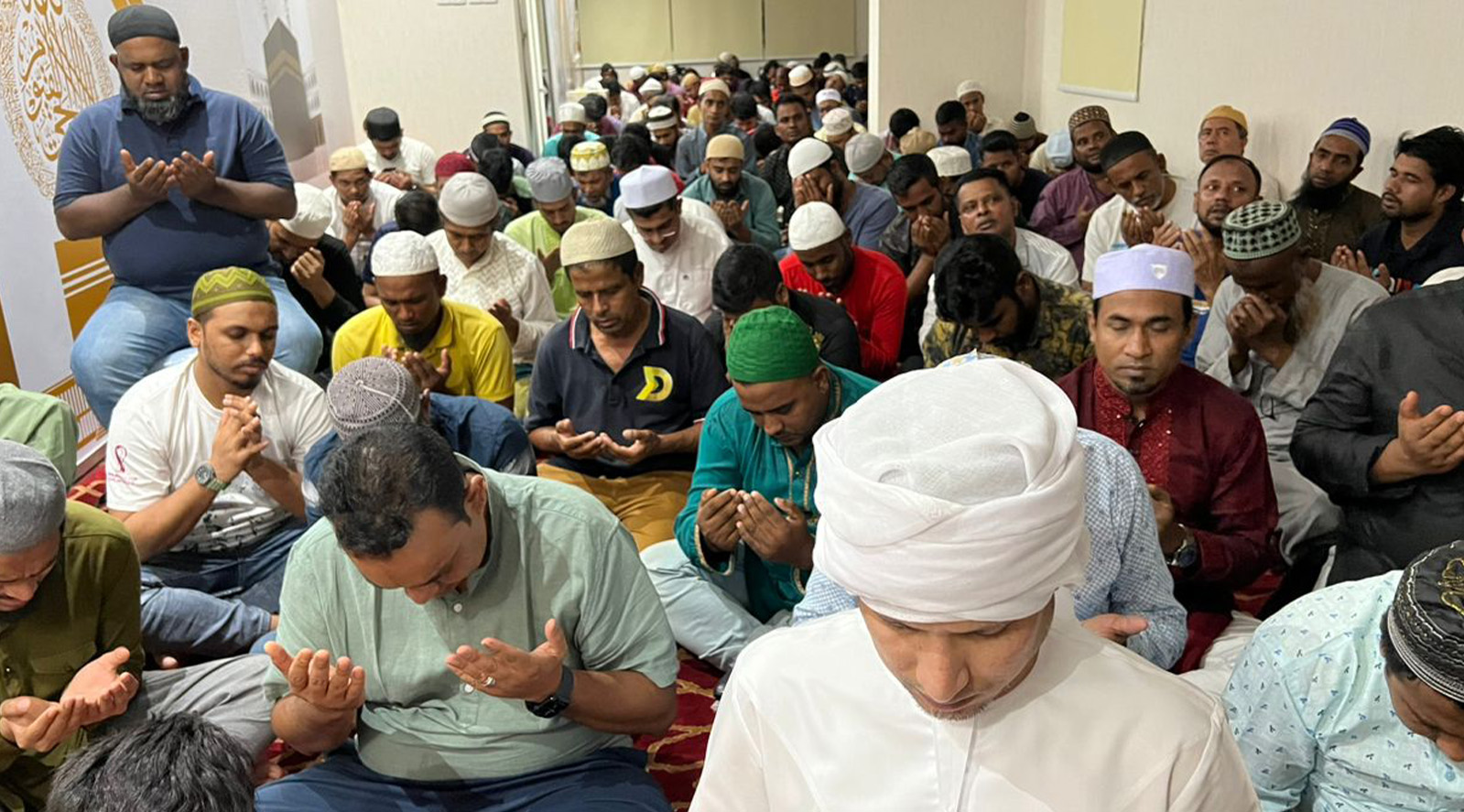 ‘লাইলাতুল কদর’ তালাশে ইবাদত-বন্দেগিতে মশগুল মালয়েশিয়ার ধর্মপ্রাণ প্রবাসীরা