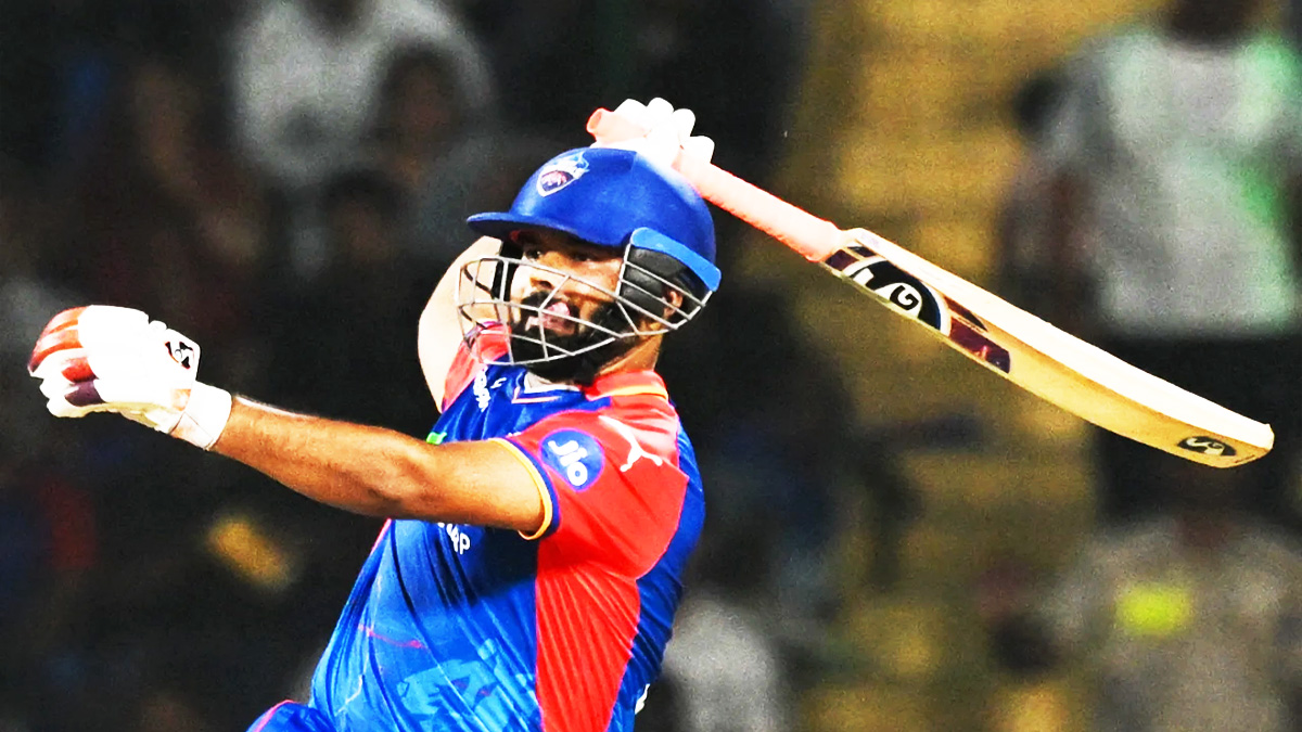 ছক্কা মেরে দুঃখ প্রকাশ পান্তের