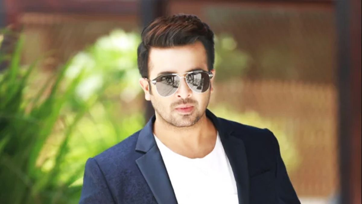 শাকিব খানের সেঞ্চুরি, বাকিরা অনেক পিছিয়ে