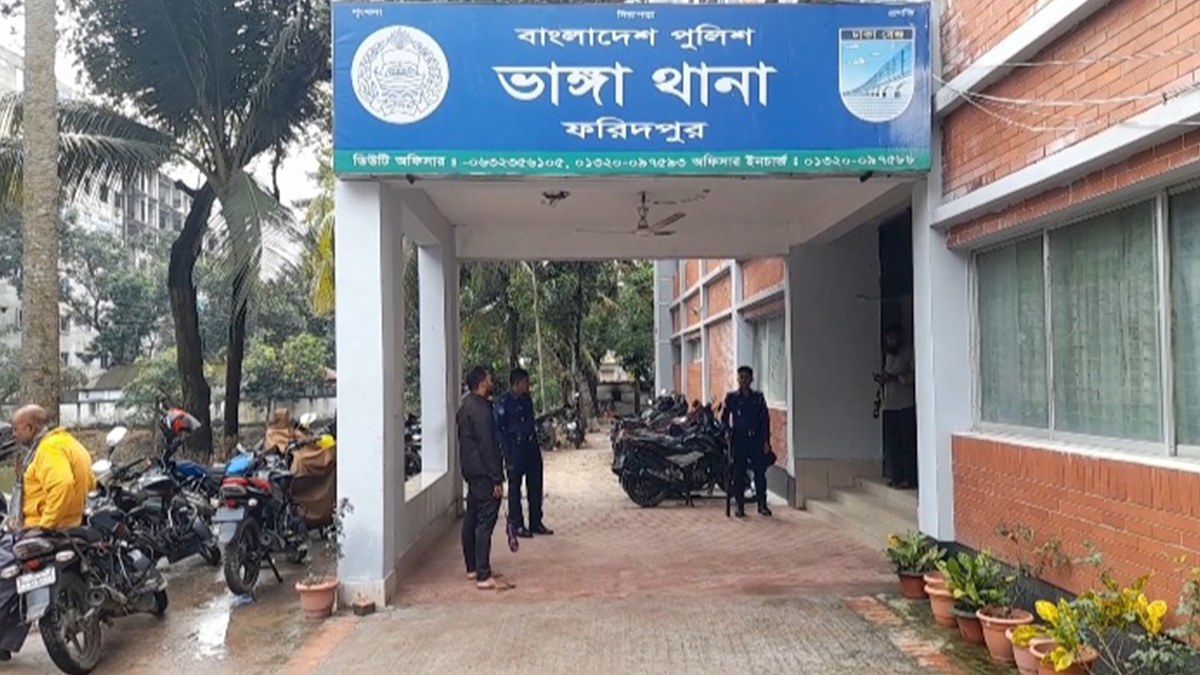 ঈদের খরচ নিয়ে ঝগড়া, গৃহবধূর ঝুলন্ত মরদেহ উদ্ধার