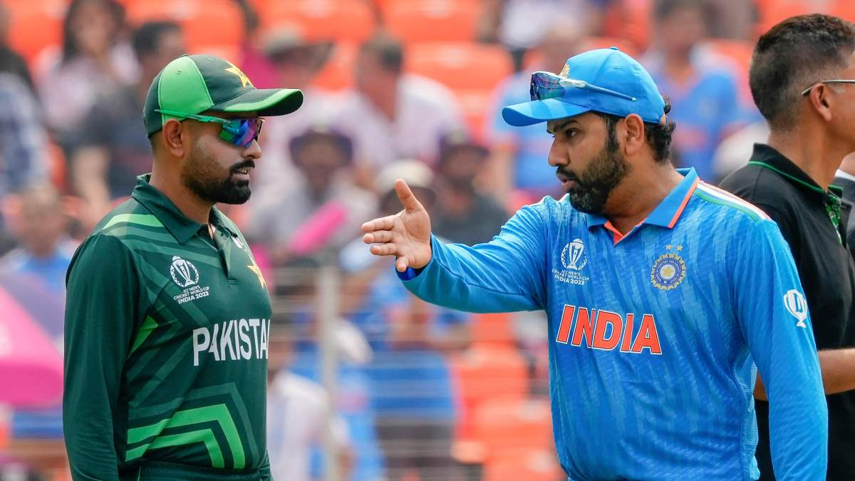 ভারতীয় দর্শকের প্রশংসা বাবরের কণ্ঠে