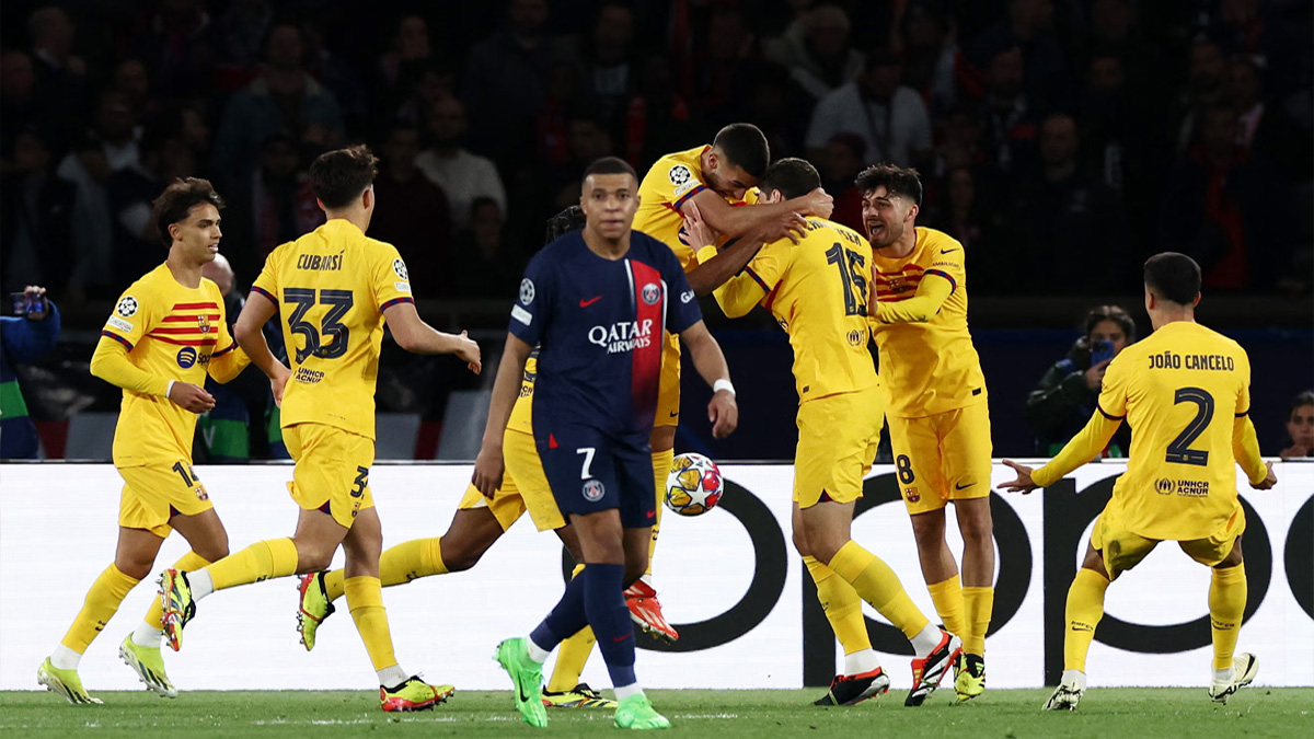 পিএসজিকে হারিয়ে সেমিতে এক পা বার্সালোনার