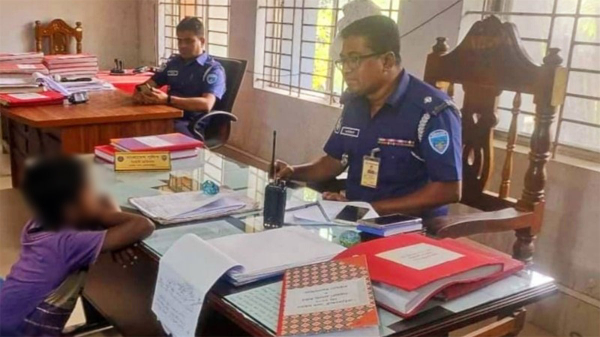 ব্রাহ্মণবাড়িয়ায় বাবা-মায়ের ঝগড়া থামাতে থানায় হাজির শিশু