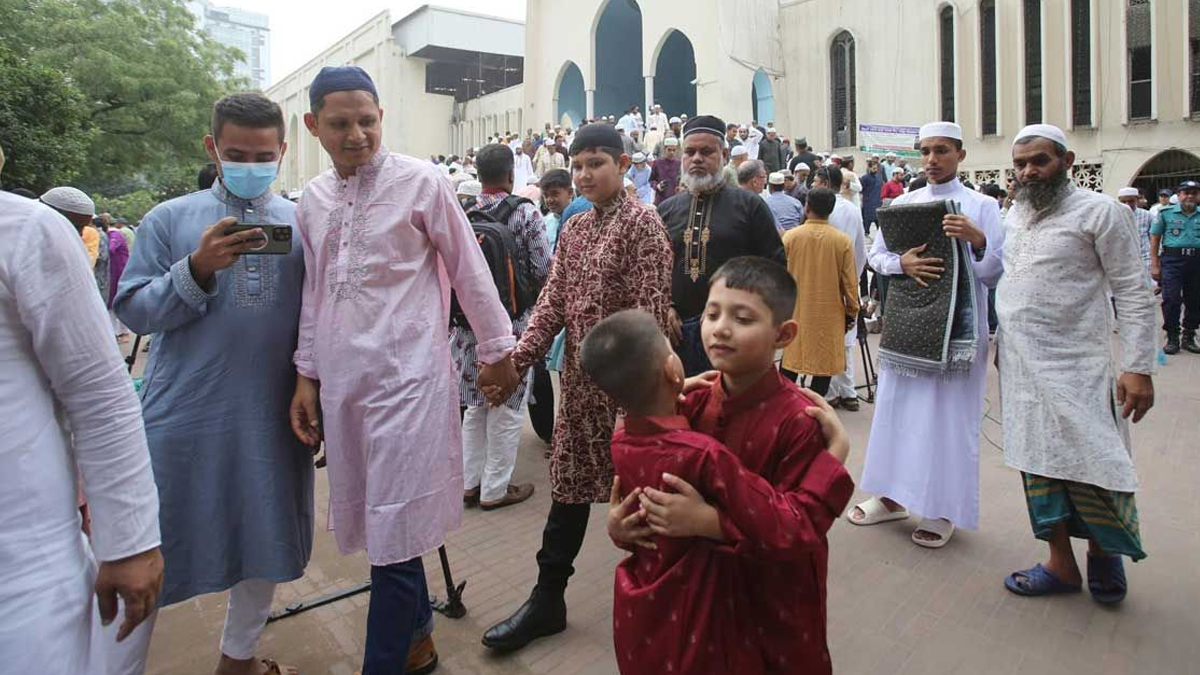 ঈদ আনন্দে মাতোয়ারা দেশ