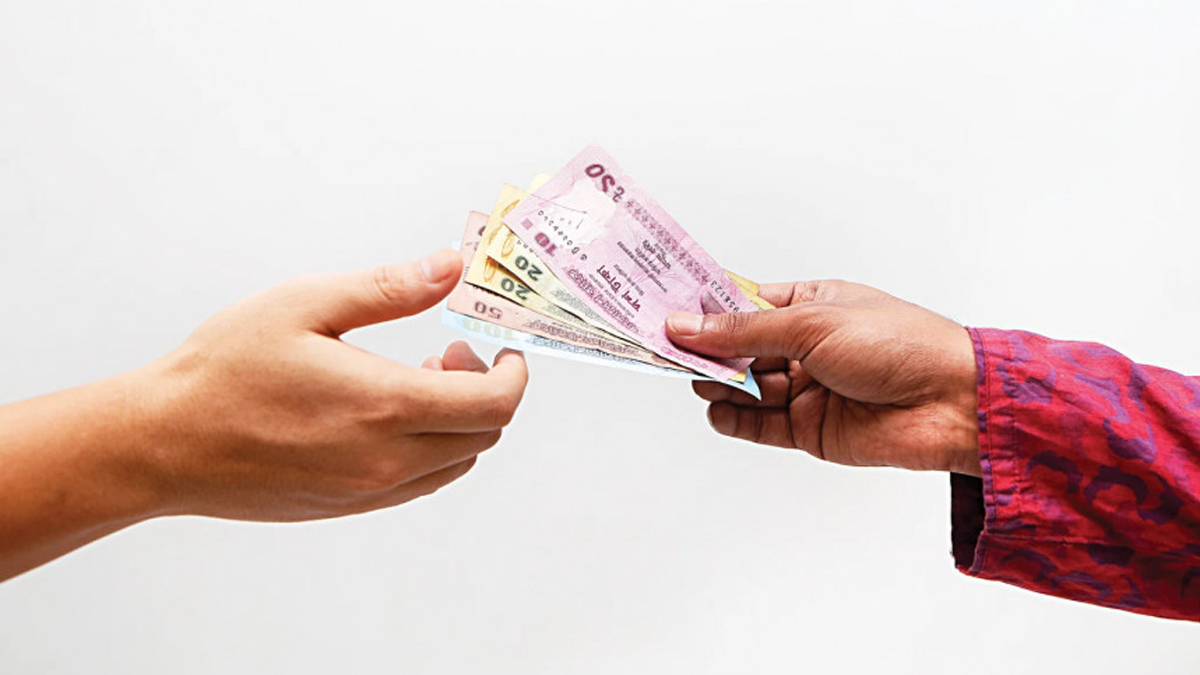 ঈদ সালামি দেয়া নিয়ে ইসলাম কী বলে?