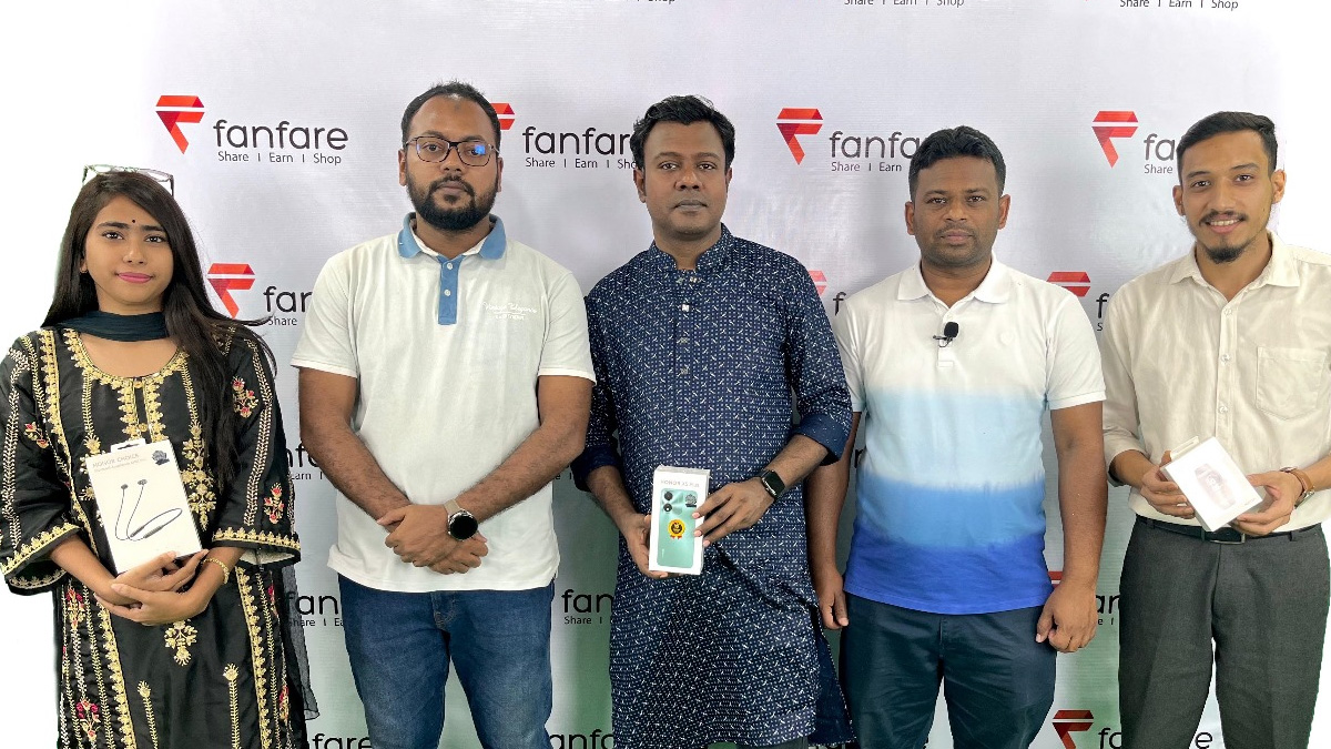 ফ্যানফেয়ারের ভিডিও প্রতিযোগিতার বিজয়ীদের পুরস্কার বিতরণ