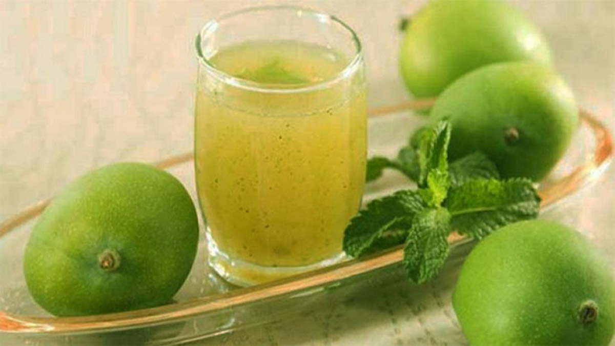 এই গরমে কাঁচা আমের শরবতের উপকারিতা