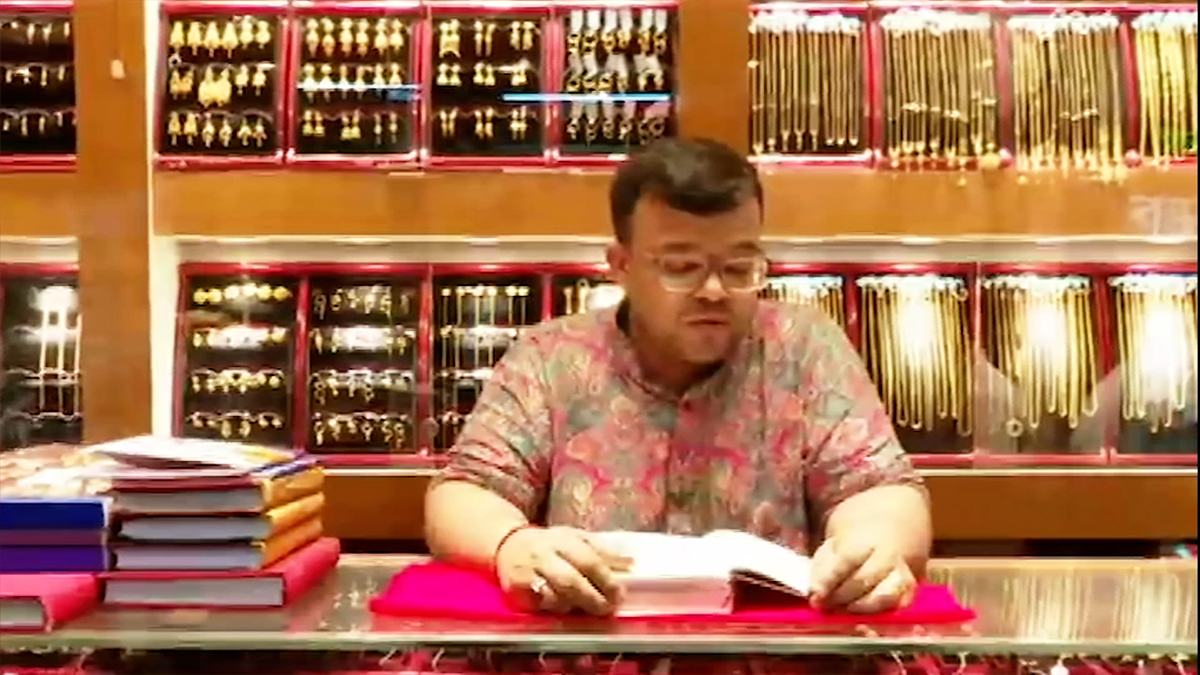 প্রযুক্তির ছোঁয়ায় হালখাতা উৎসবে ভাটা