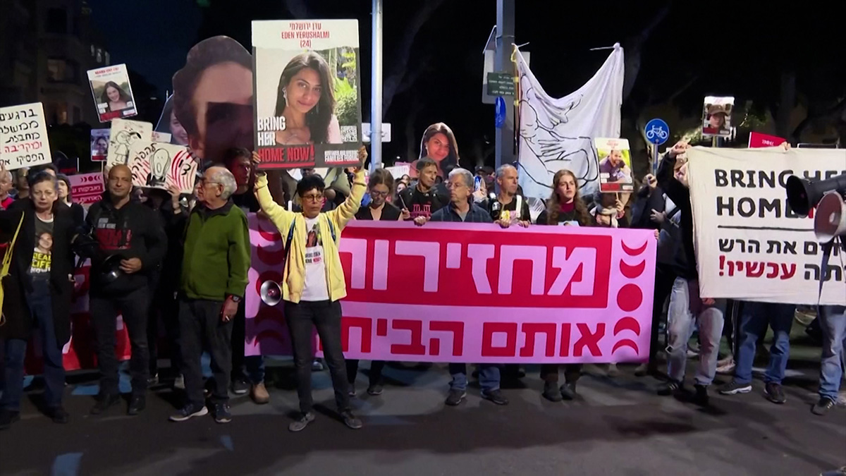 জিম্মিদের মুক্তির দাবিতে ইসরায়েলে বিক্ষোভ