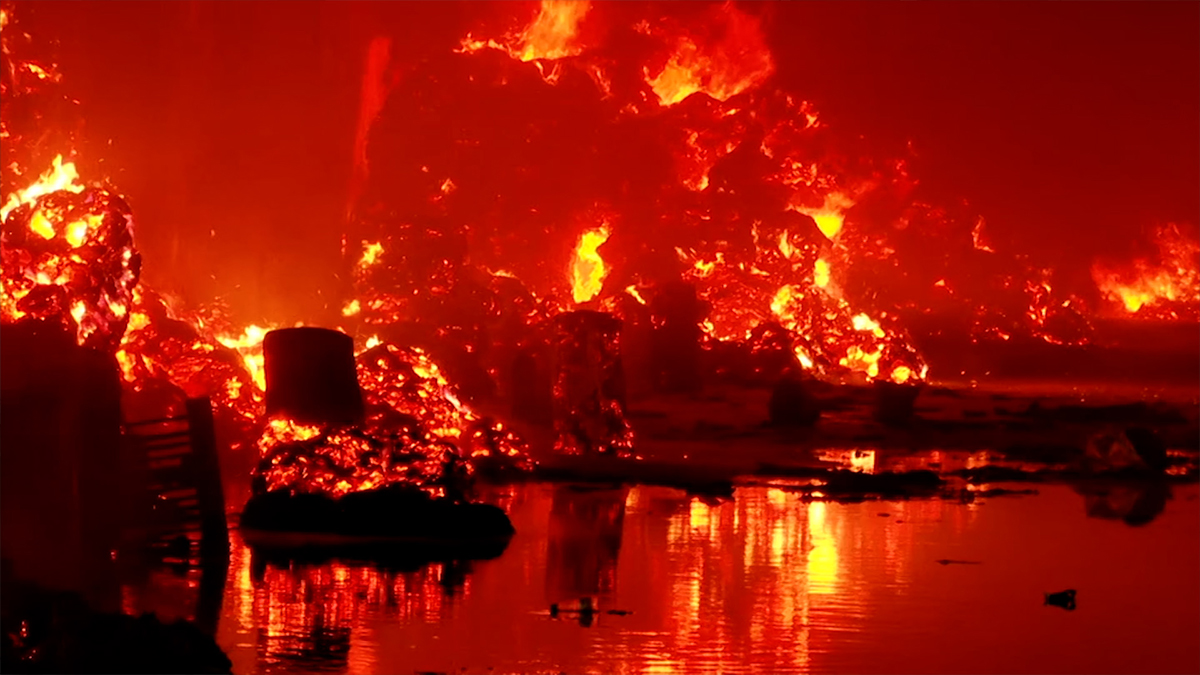 কারখানার যন্ত্রপাতি ও কাঁচামালের সঙ্গে পুড়েছে শ্রমিক-মালিকদের ঈদের স্বপ্ন