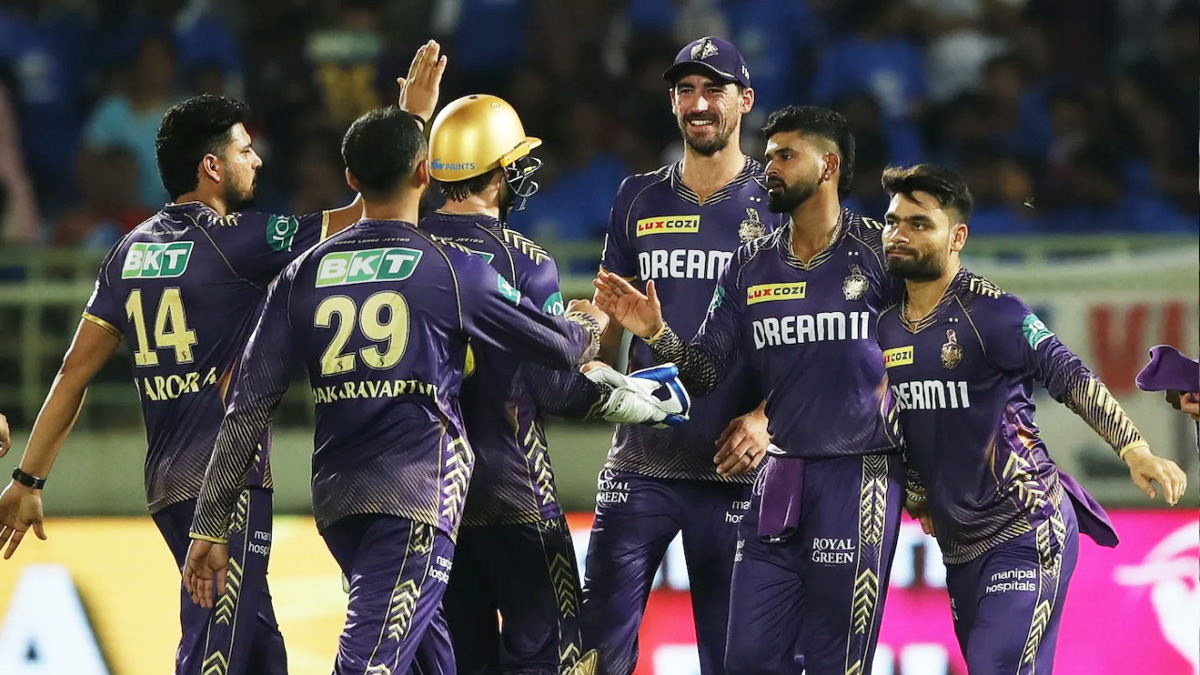 দিল্লিকে গুড়িয়ে দিয়ে কলকাতার হ্যাটট্রিক জয়