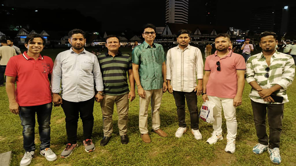 ঈদ আনন্দ ধরা দেয় না প্রবাসীদের, উৎসব আসে যায় কষ্ট ফুরোয় না