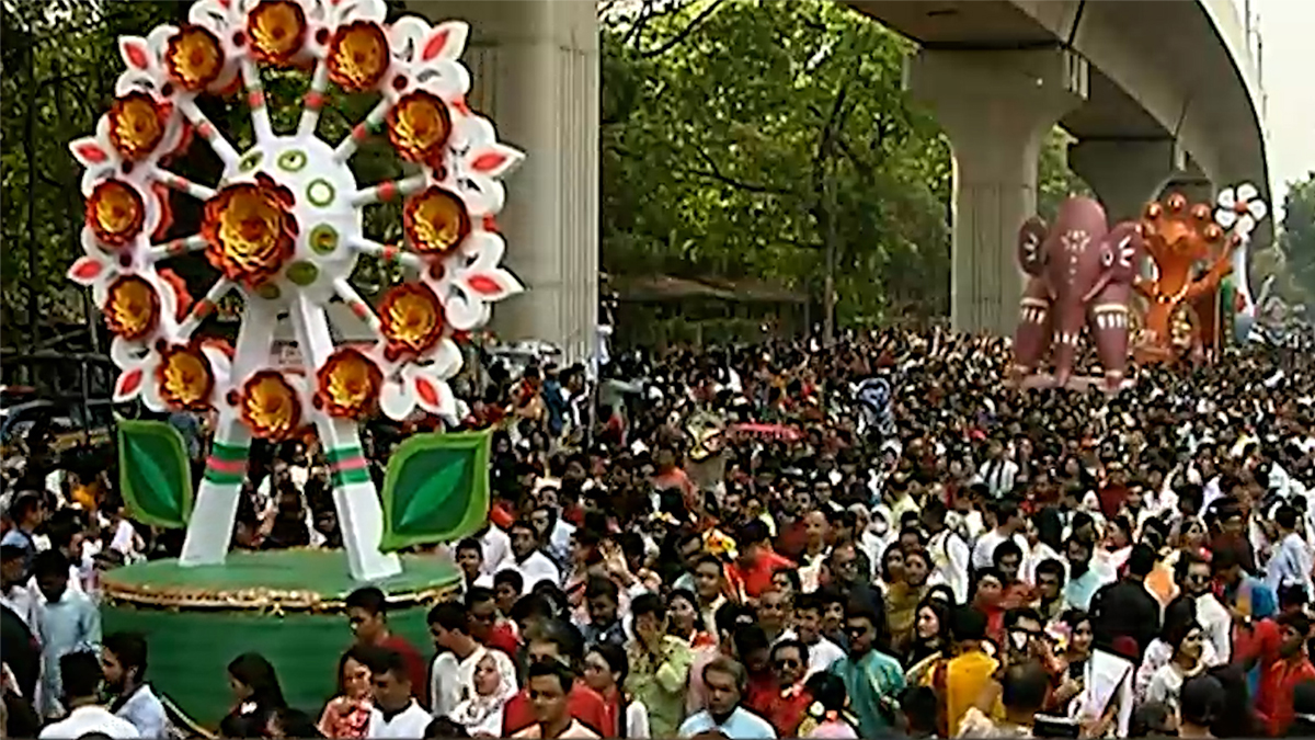 আলোকিত বাংলাদেশের প্রত্যাশা মঙ্গল শোভাযাত্রায়