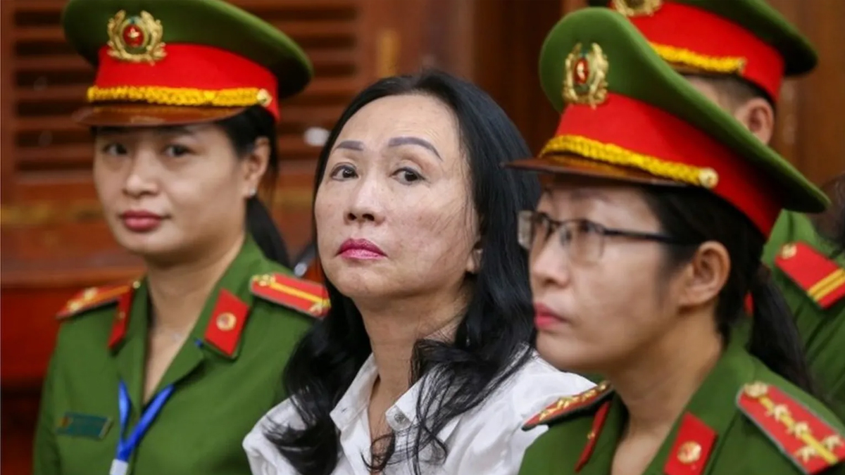 ব্যাংক জালিয়াতির দায়ে ভিয়েতনামের আলোচিত ধনকুবের নারীর মৃত্যুদণ্ড