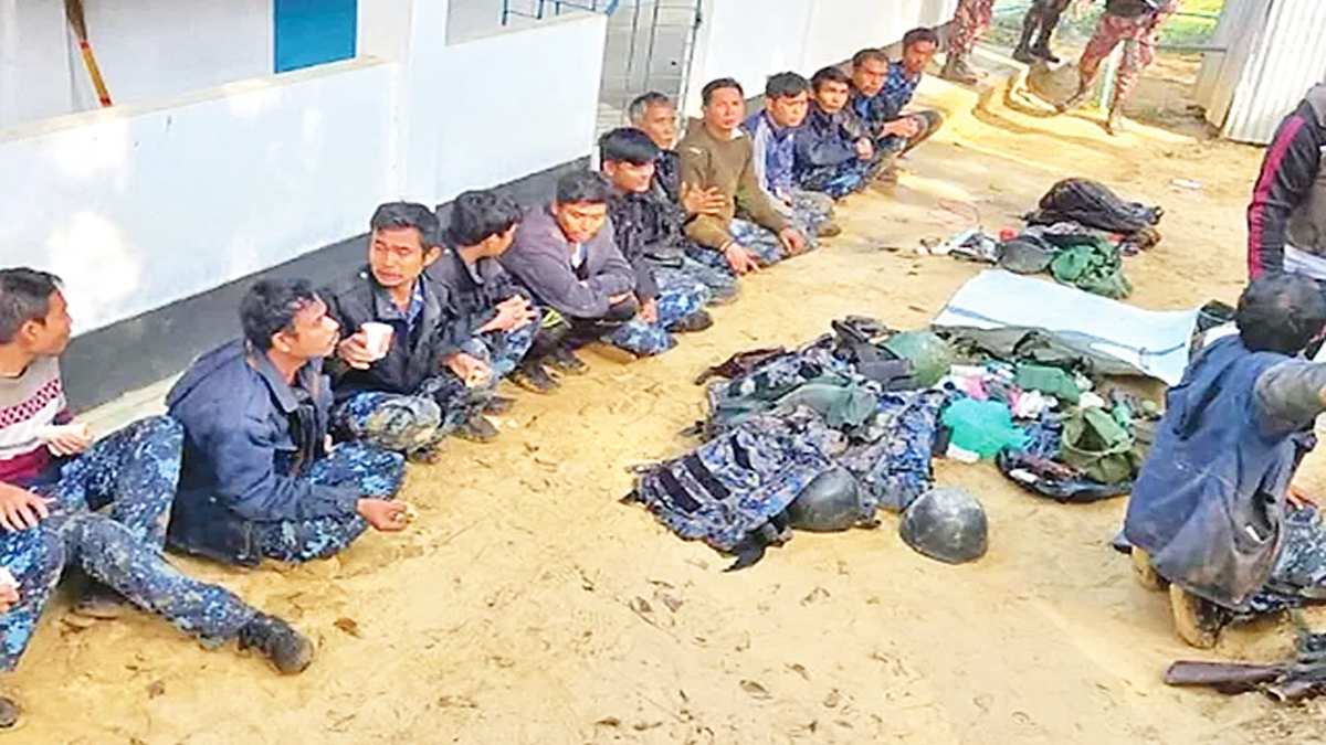 মিয়ানমারে সামরিক জান্তাকে হটিয়ে বিদ্রোহীদের দখলে সীমান্তবর্তী শহর