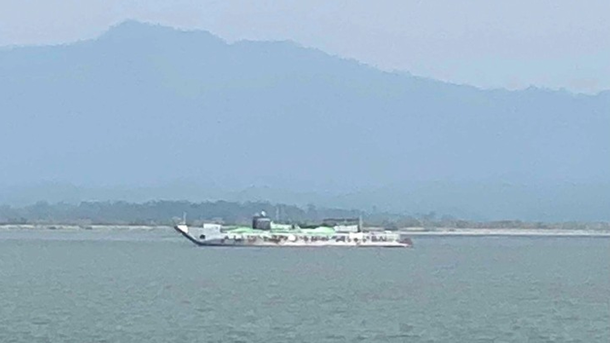 মিয়ানমারের নৌবাহিনীর গুলিতে দুই বাংলাদেশি জেলে আহত