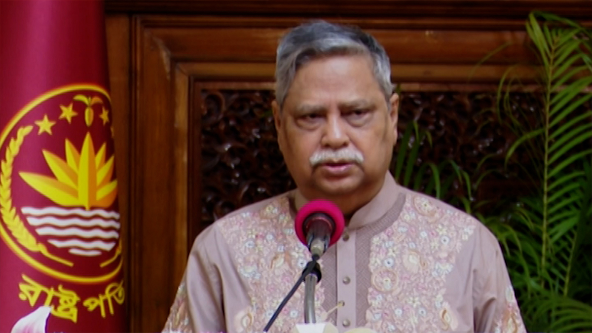 ঈদ আনন্দ মিলেমিশে উপভোগ করতে দেশবাসীকে রাষ্ট্রপতির আহ্বান