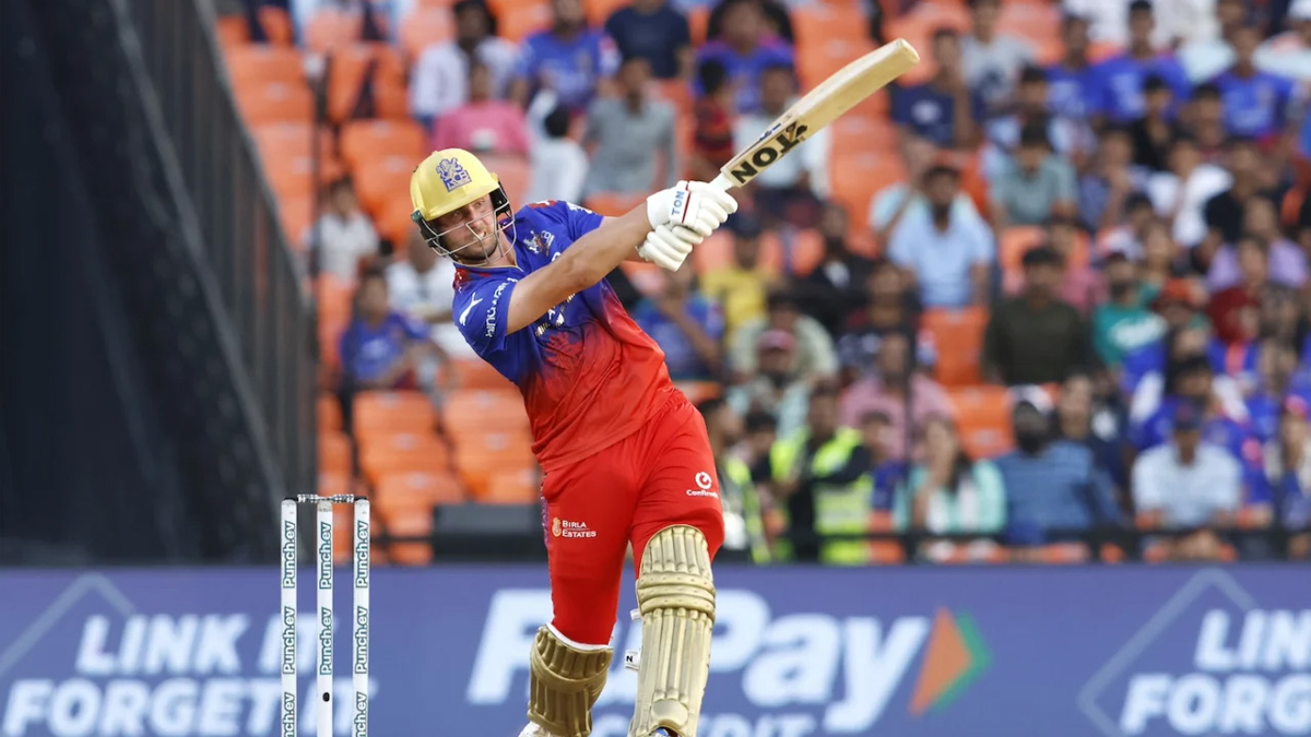 জ্যাকসের সেঞ্চুরিতে গুজরাটকে হারিয়ে প্লে-অফের আশা বাঁচিয়ে রাখলো ব্যাঙ্গালুরু