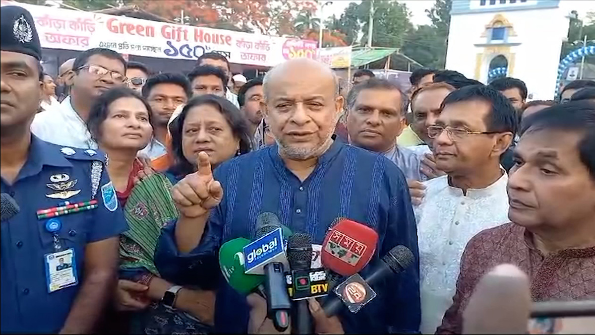 রেলের ভাড়া বাড়ানো হয়নি, ভর্তুকি প্রত্যাহার করা হয়েছে: রেলমন্ত্রী