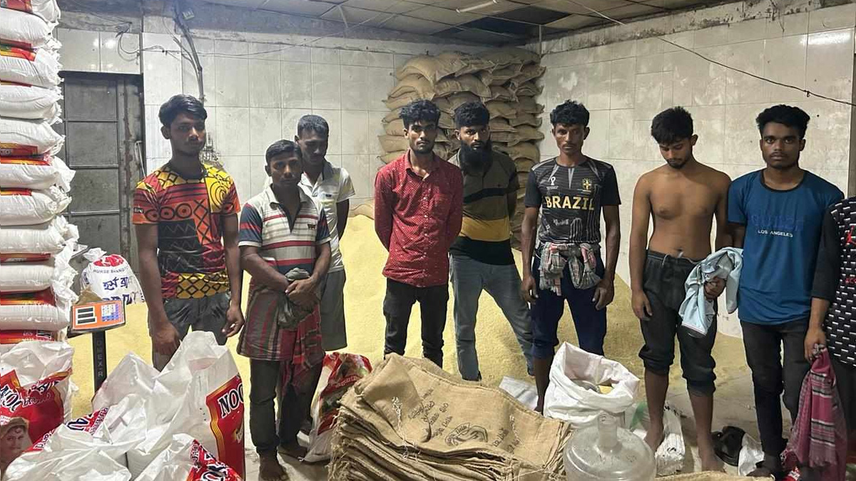 বাড্ডায় প্রায় ১৯ হাজার কেজি সরকারি চাল উদ্ধার, আটক ১০