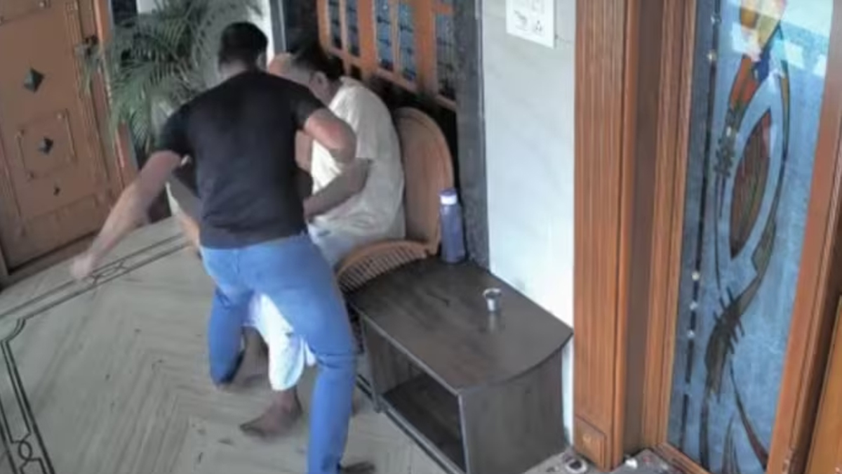 সম্পত্তি ভাগাভাগি নিয়ে ছেলের মারধরে বাবার মৃত্যু