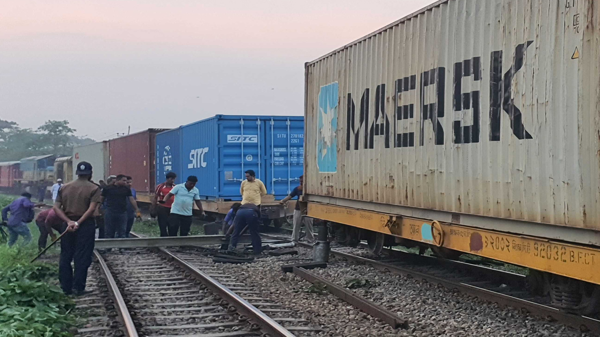 ব্রাহ্মণবাড়িয়ায় পণ্যবাহী ট্রেন লাইনচ্যুত