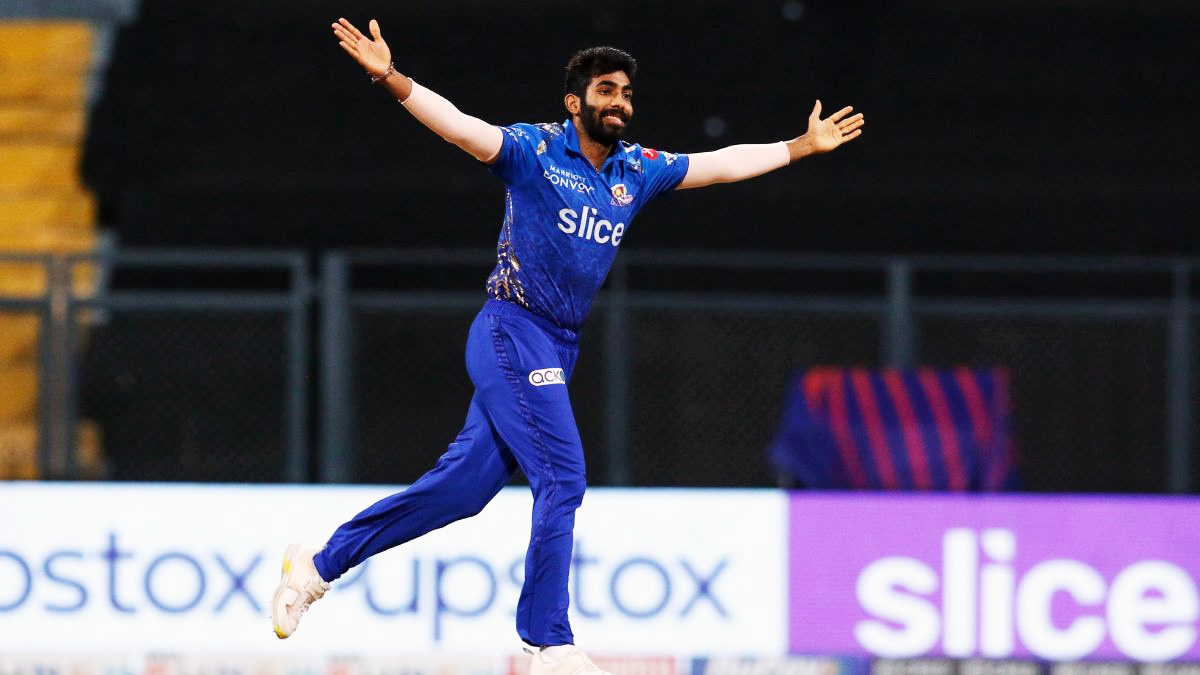 দলের বিদায়, রান উৎসবের আইপিএলে উজ্জ্বল ছিলেন বুমরাহ