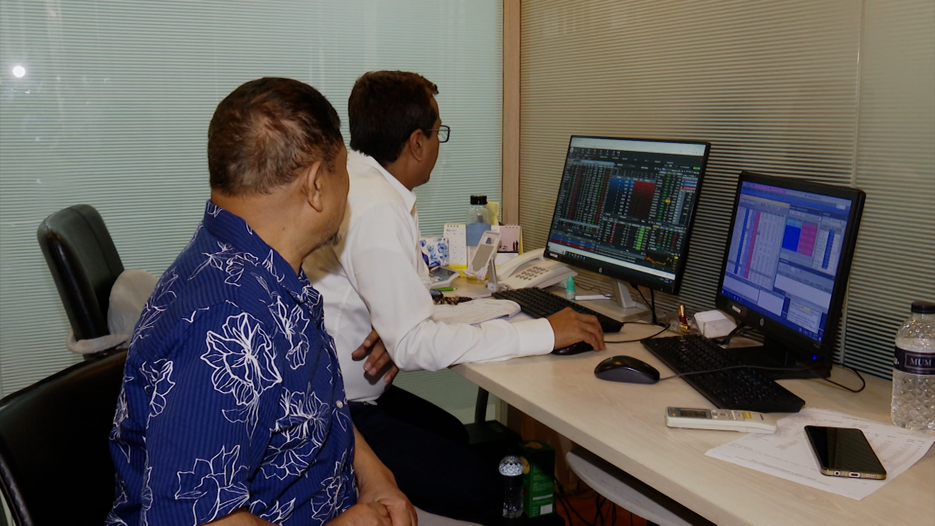 পুঁজিবাজারে ধস, অনেকেই নিঃস্ব হওয়ার পথে