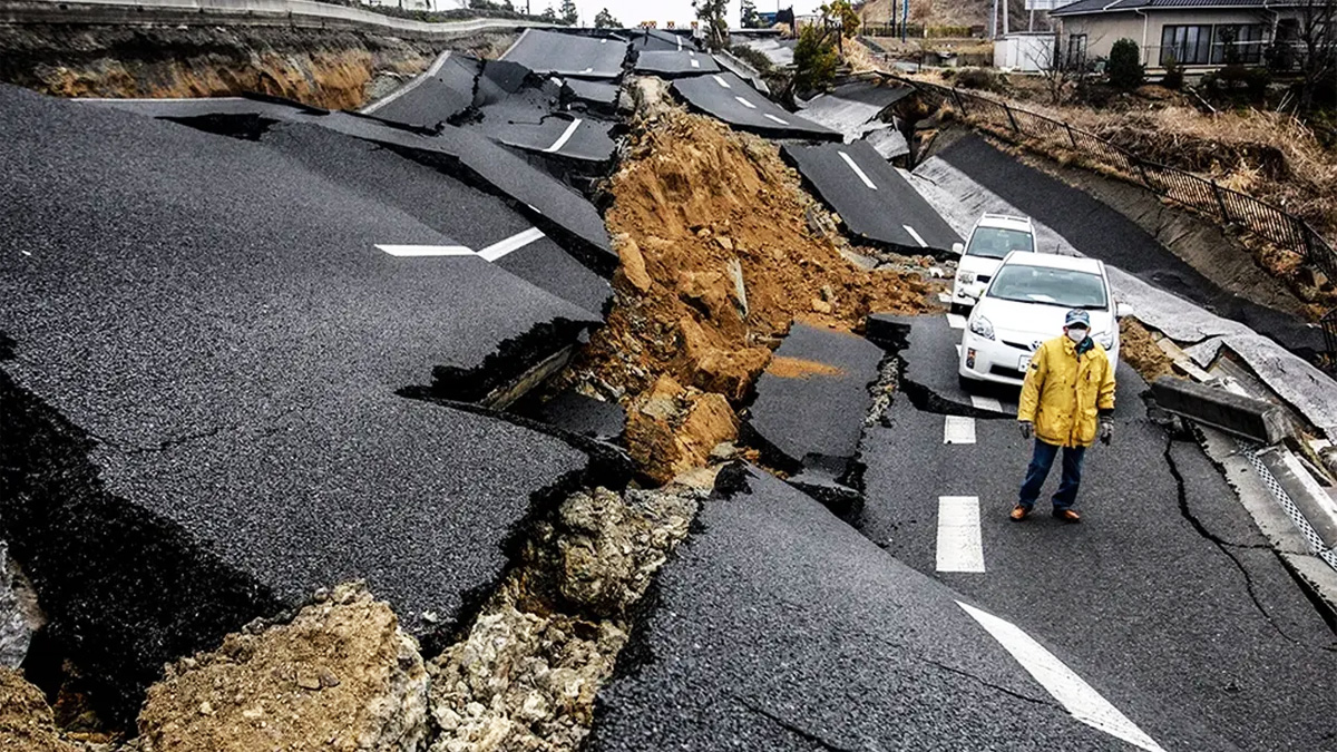 শক্তিশালী ভূমিকম্পে কেঁপে উঠল মেক্সিকো
