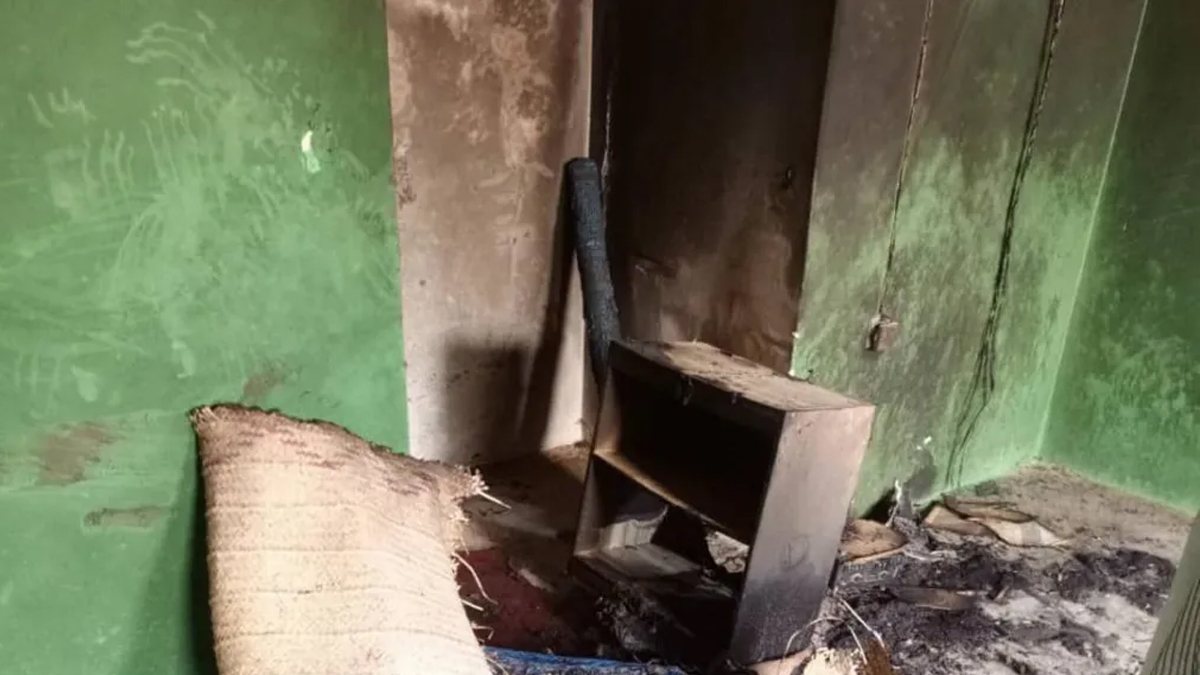 নাইজেরিয়ায় মসজিদের দরজা লাগিয়ে আগুন!